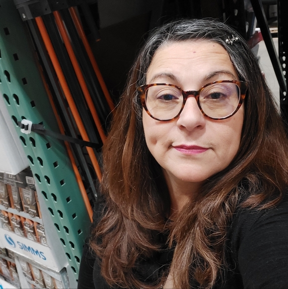 Meet your Posher, Paola - Picture 1 of 2